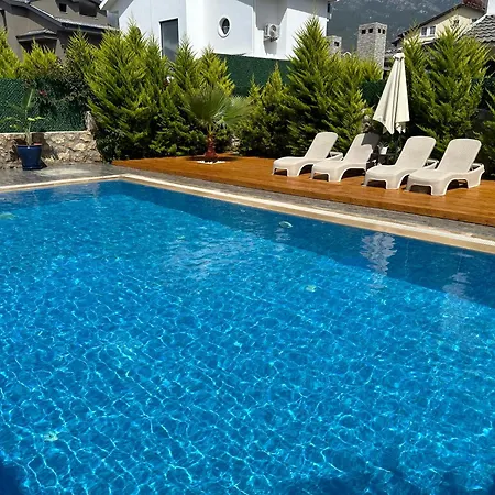 Villa Fethiye'de Havuzlu *