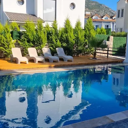 Fethiye'de Havuzlu Villa *